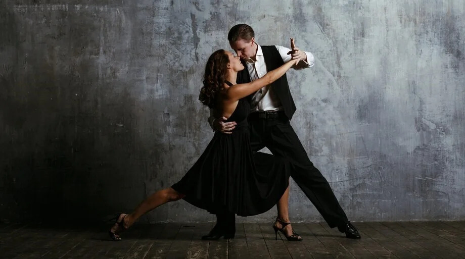 Танец как способ вернуть контакт с собой и окружающим миром