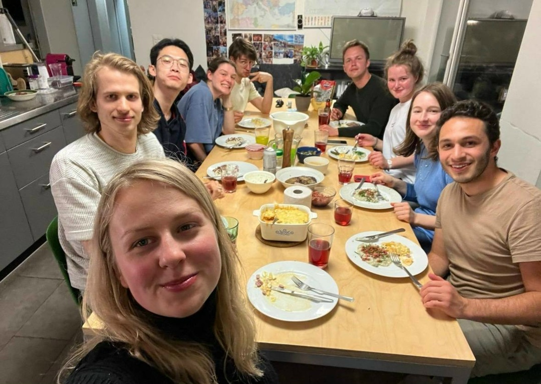 Как не чувствовать себя лишним в компании