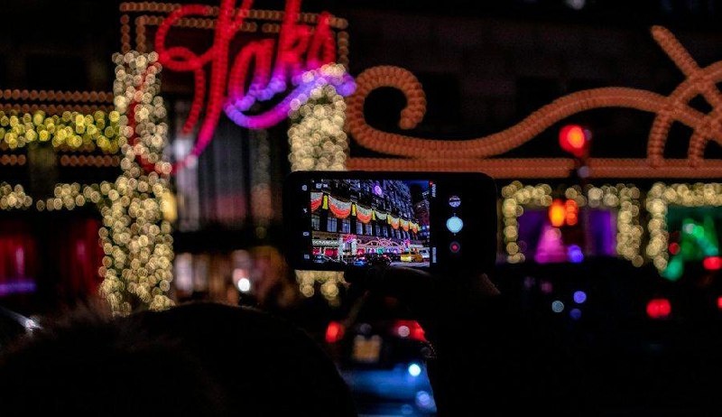 Поставщики Saks вновь объединяются для расширения ассортимента