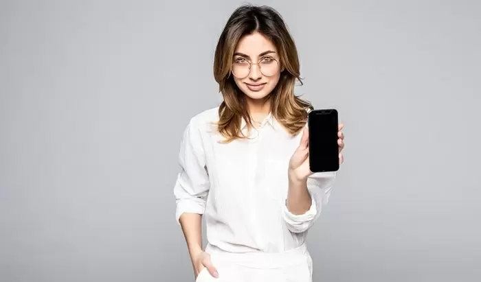 Ученые советуют сократить время в соцсетях для борьбы с одиночеством молодежи